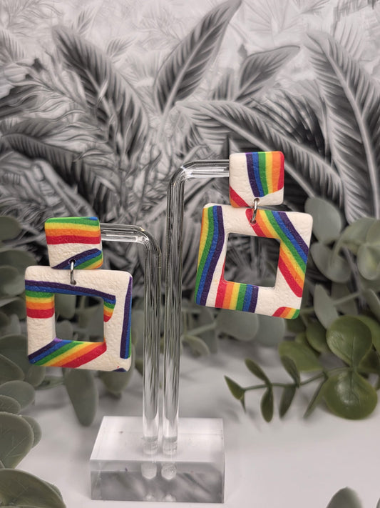 Pendientes LOVE IS LOVE