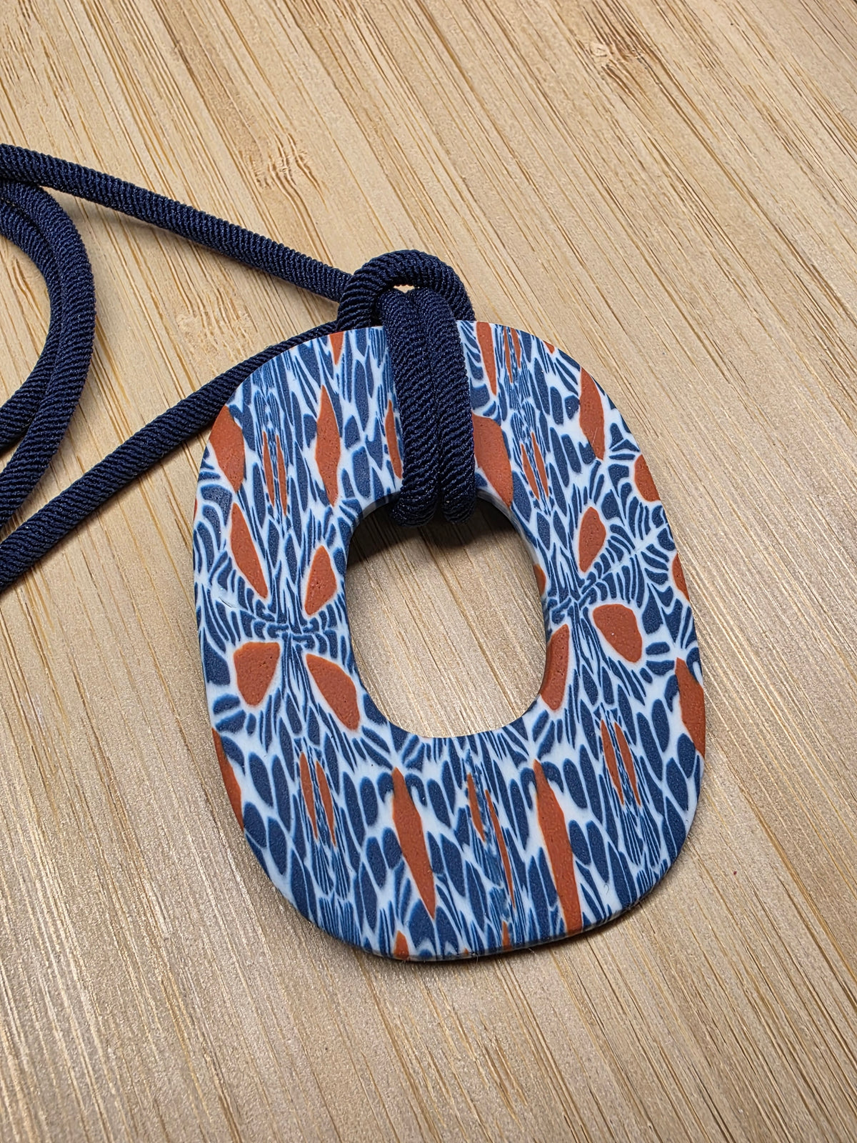 Collar TESELA